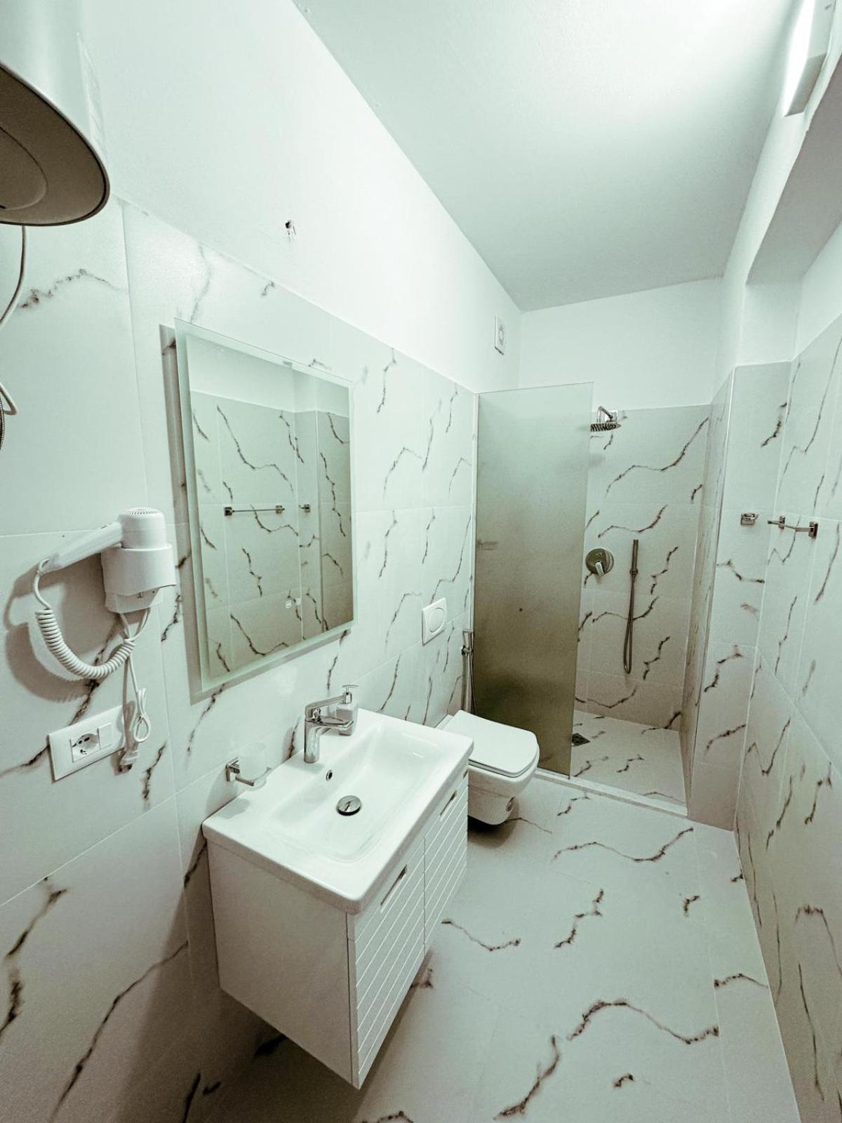 Vizion Hotel Шкодер Екстер'єр фото