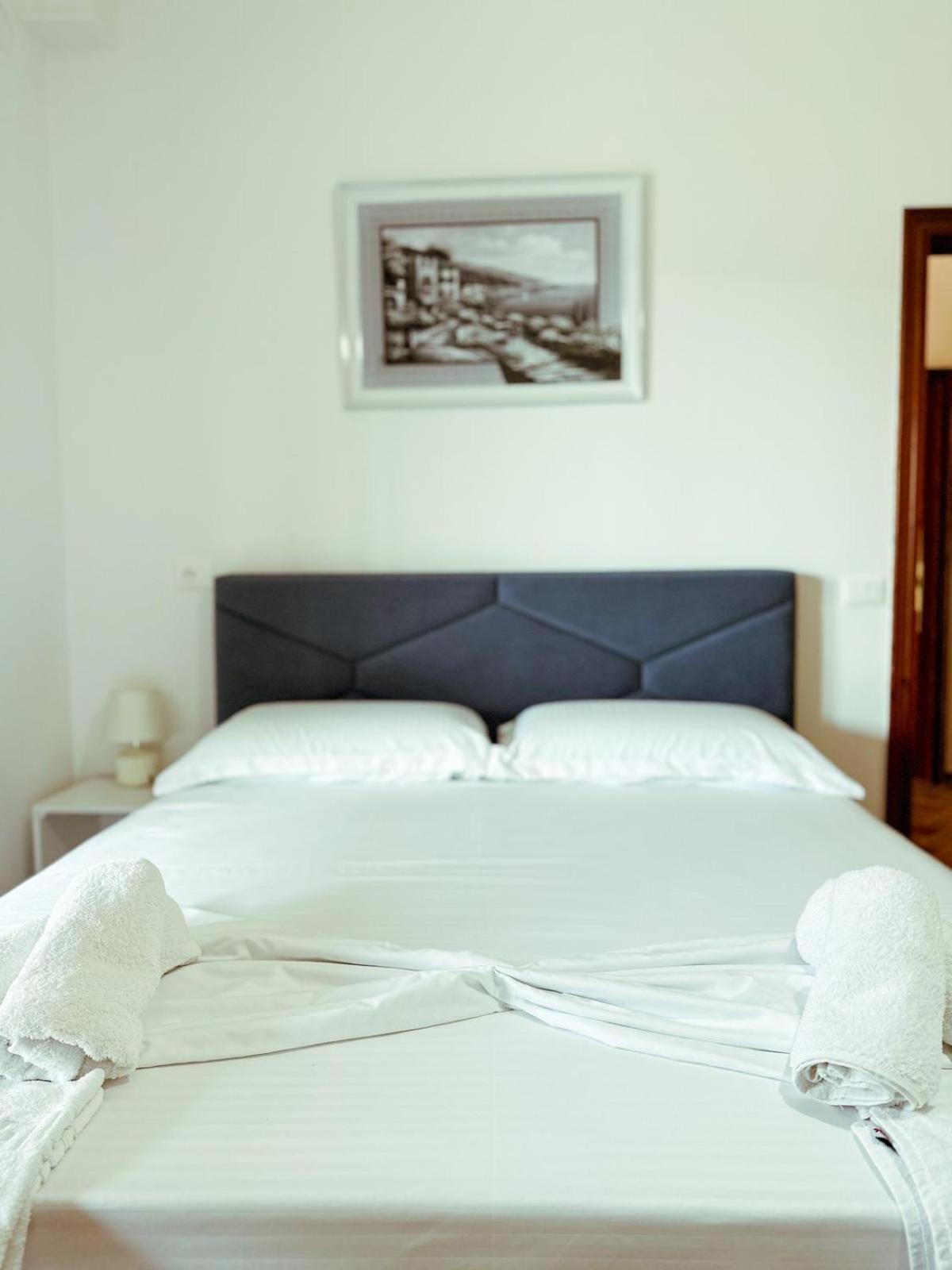 Vizion Hotel Шкодер Екстер'єр фото