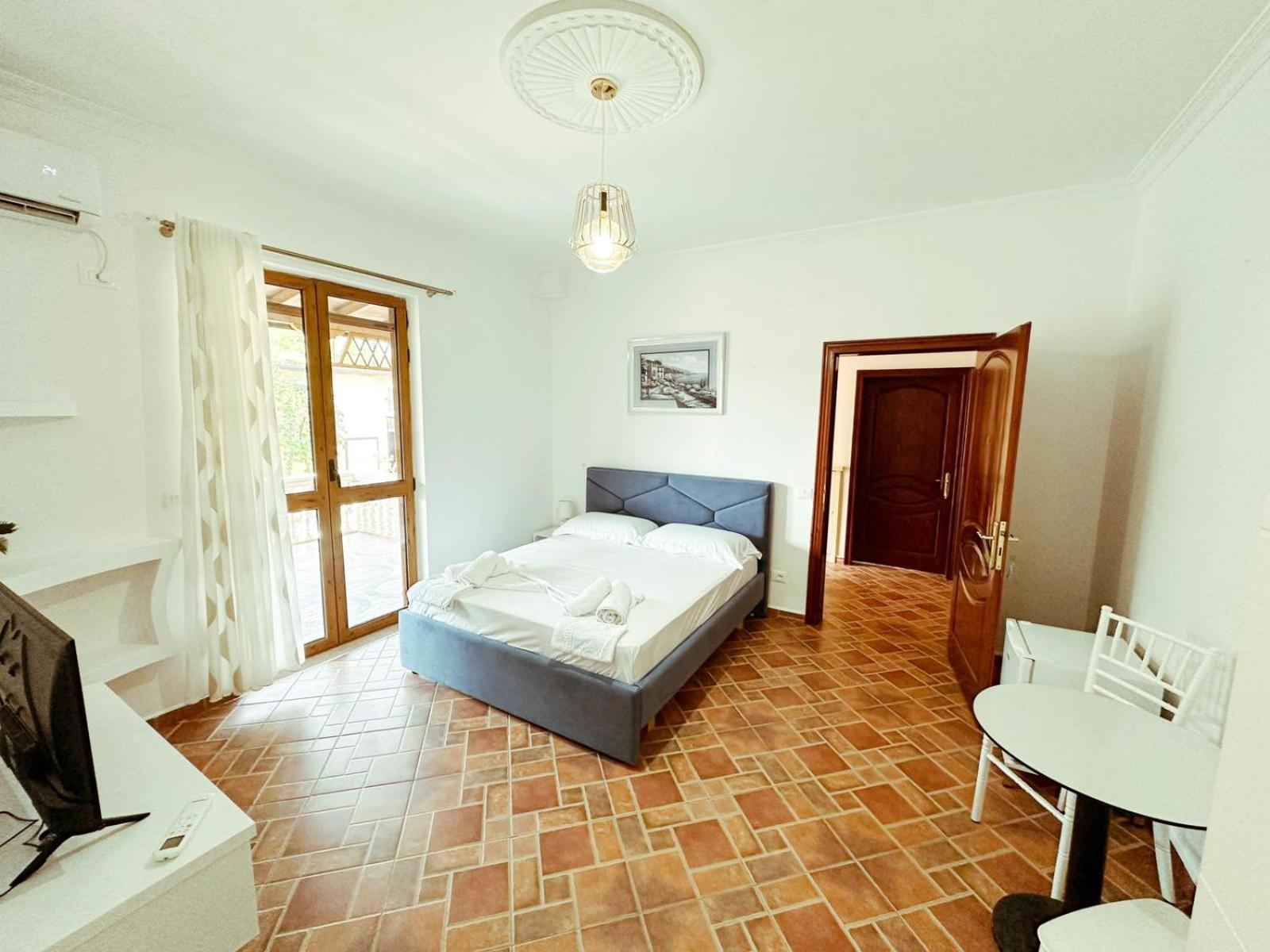Vizion Hotel Шкодер Екстер'єр фото